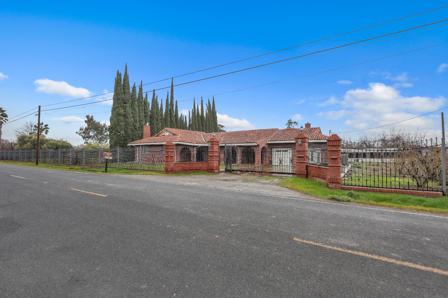 Detail Gallery Image 1 of 1 For 5633 Carpenter Rd, Stockton,  CA 95215 - 3 Beds | 2 Baths