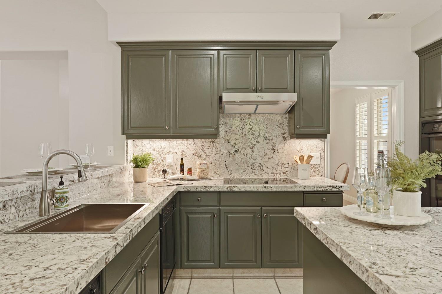 Detail Gallery Image 14 of 60 For 5062 Spanish Bay Cir, Stockton,  CA 95219 - 4 Beds | 2/1 Baths