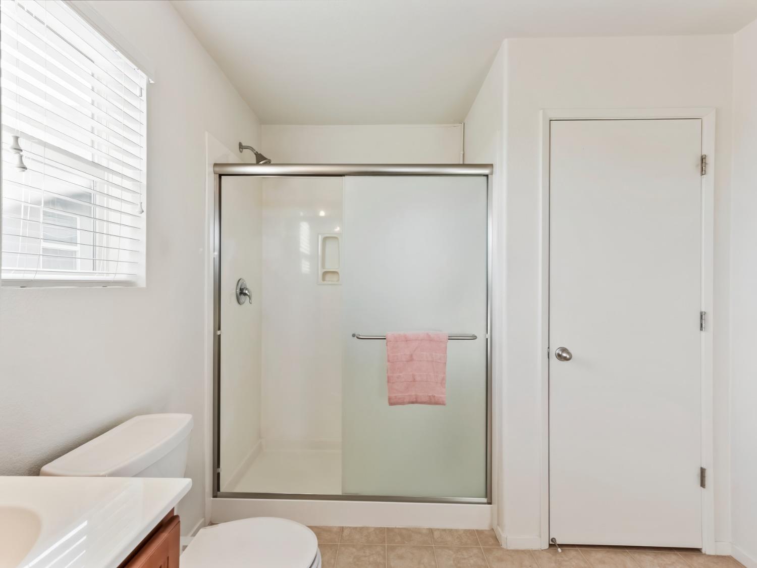 Hazelton Way, Sacramento, California image 31