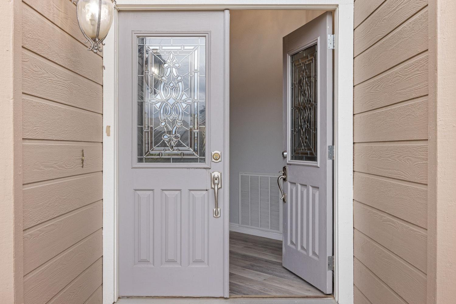 Detail Gallery Image 5 of 52 For 1945 Harvest Landing Ct, Tracy,  CA 95376 - 5 Beds | 3 Baths