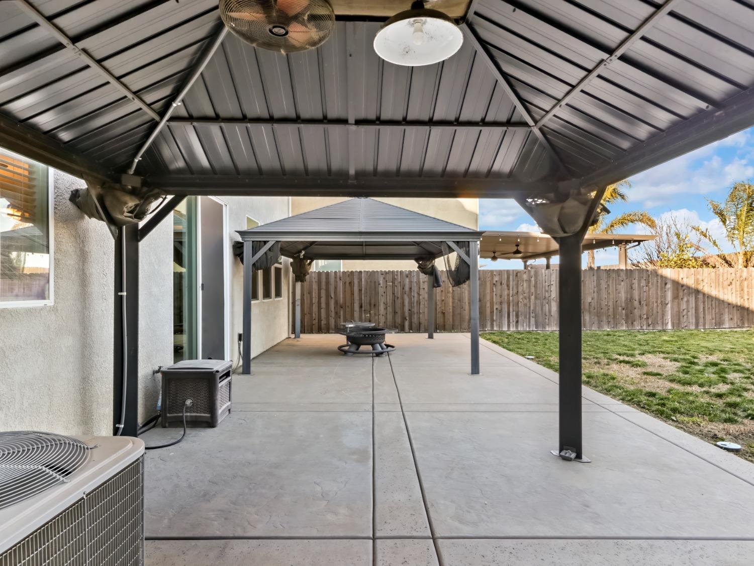Hazelton Way, Sacramento, California image 43