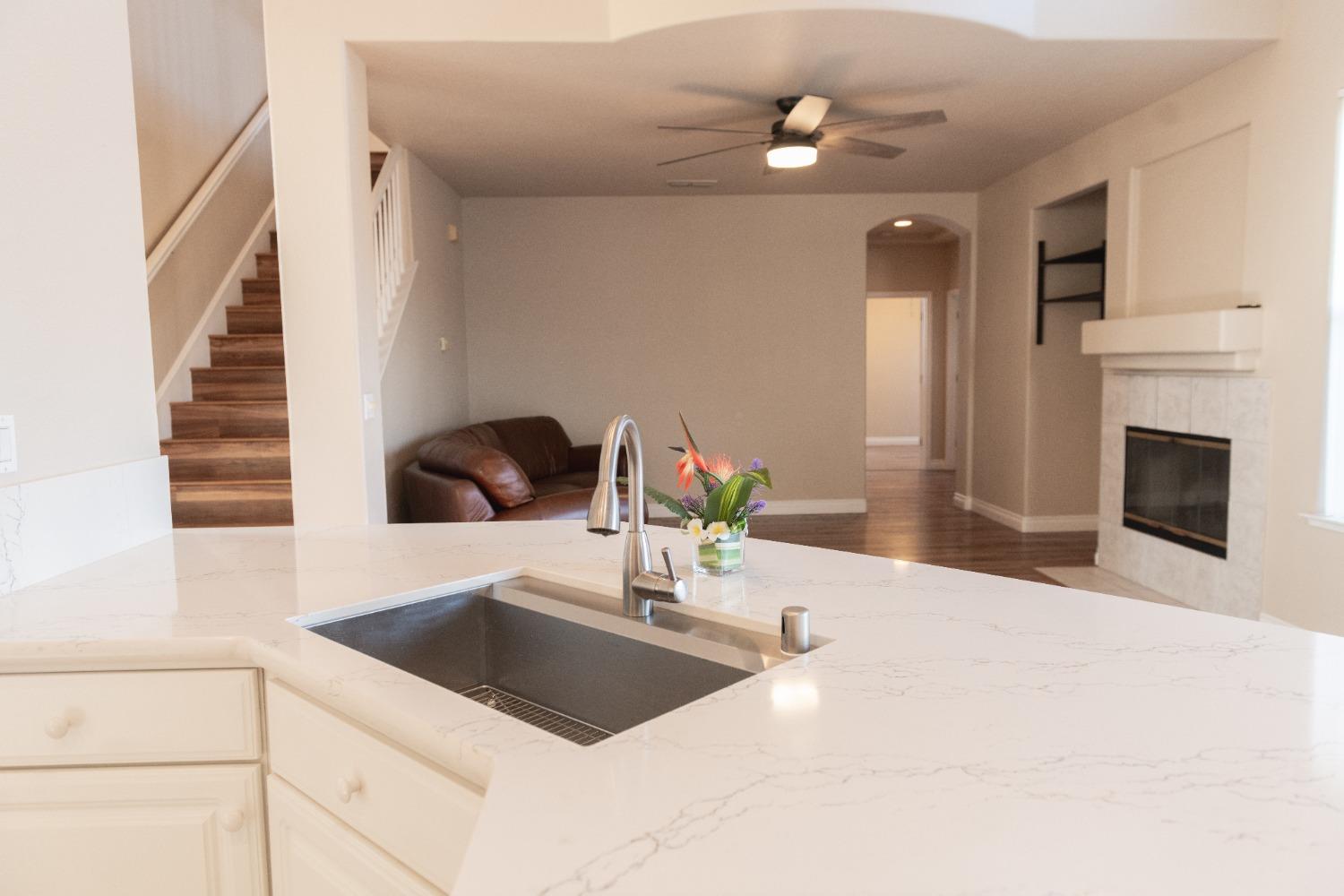 Detail Gallery Image 14 of 48 For 12077 Gold Pointe Ln, Gold River,  CA 95670 - 4 Beds | 3 Baths