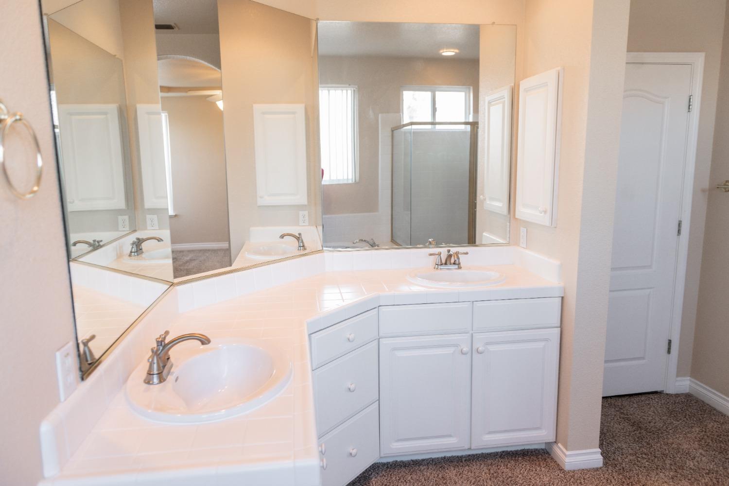 Detail Gallery Image 39 of 48 For 12077 Gold Pointe Ln, Gold River,  CA 95670 - 4 Beds | 3 Baths