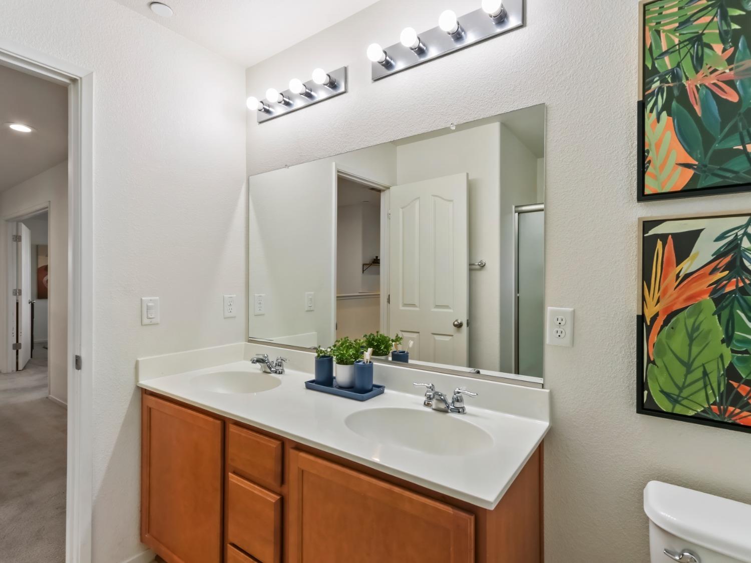 Hazelton Way, Sacramento, California image 34