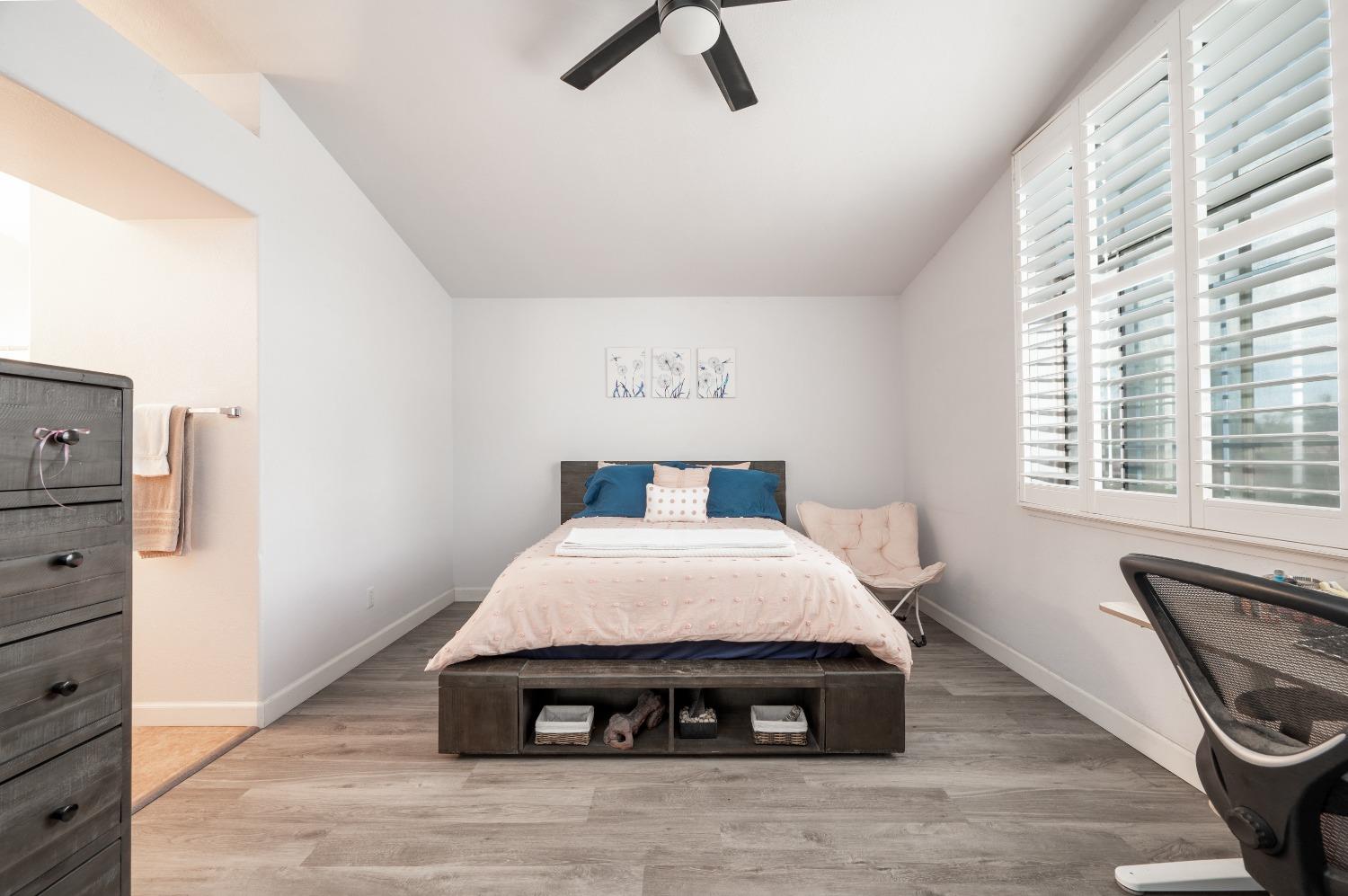 Detail Gallery Image 17 of 40 For 1178 Cherry Oak Ln, Manteca,  CA 95336 - 3 Beds | 2/1 Baths