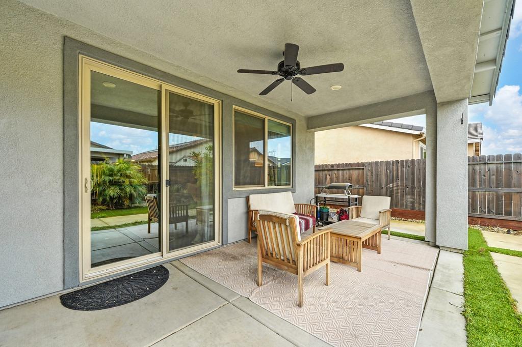 Beach Pine Way, Sacramento, California image 39