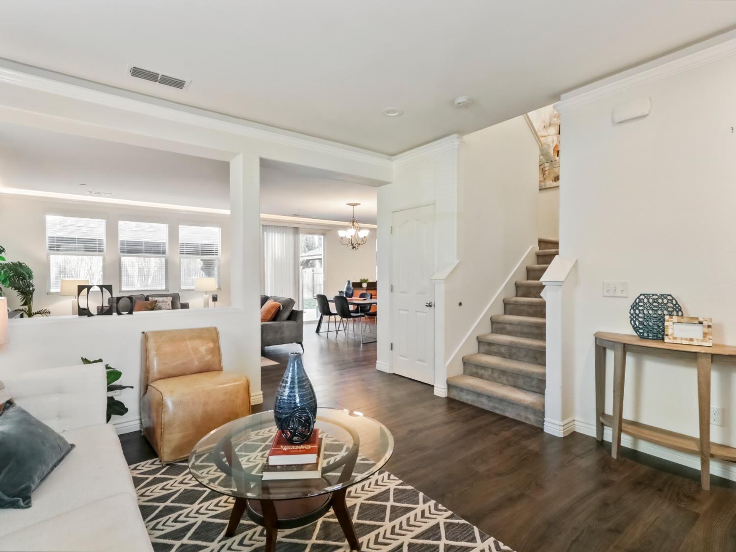 Hazelton Way, Sacramento, California image 8