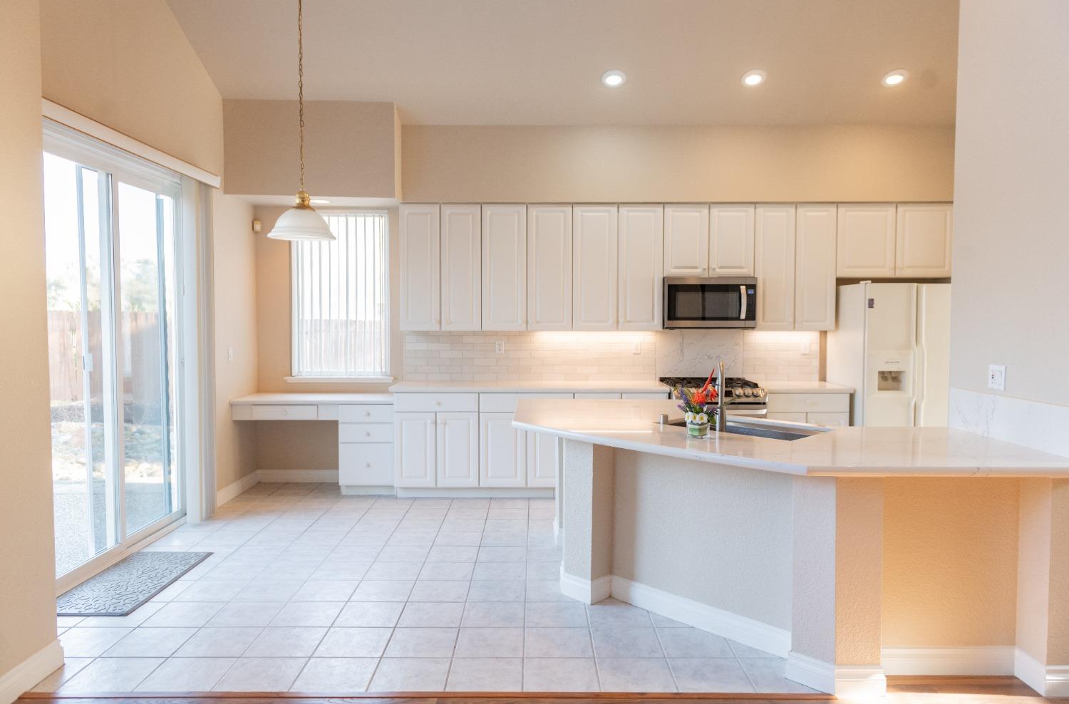 Detail Gallery Image 12 of 48 For 12077 Gold Pointe Ln, Gold River,  CA 95670 - 4 Beds | 3 Baths