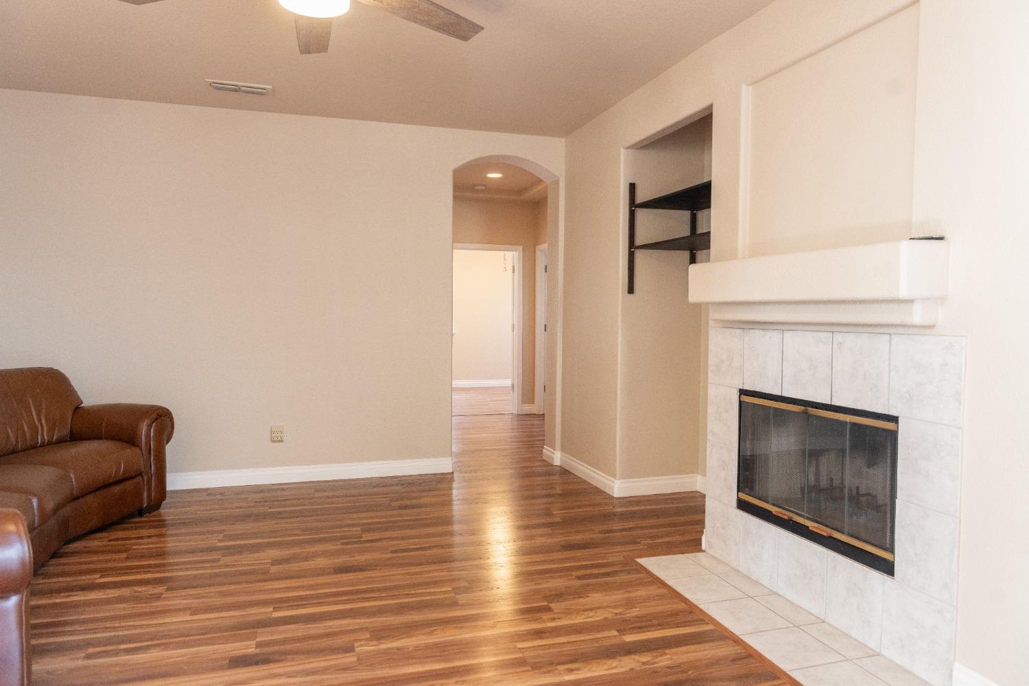 Detail Gallery Image 17 of 48 For 12077 Gold Pointe Ln, Gold River,  CA 95670 - 4 Beds | 3 Baths