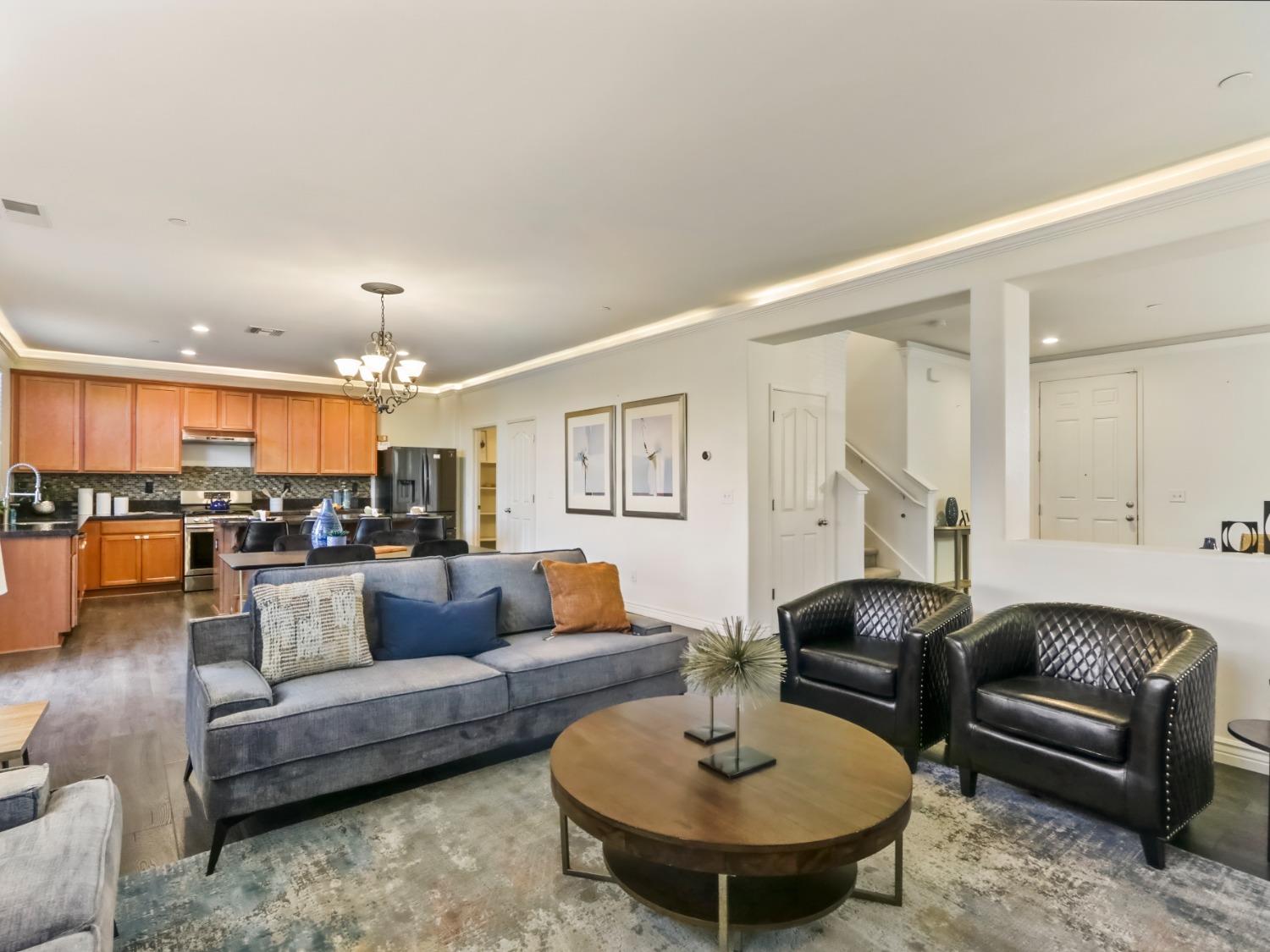 Hazelton Way, Sacramento, California image 14