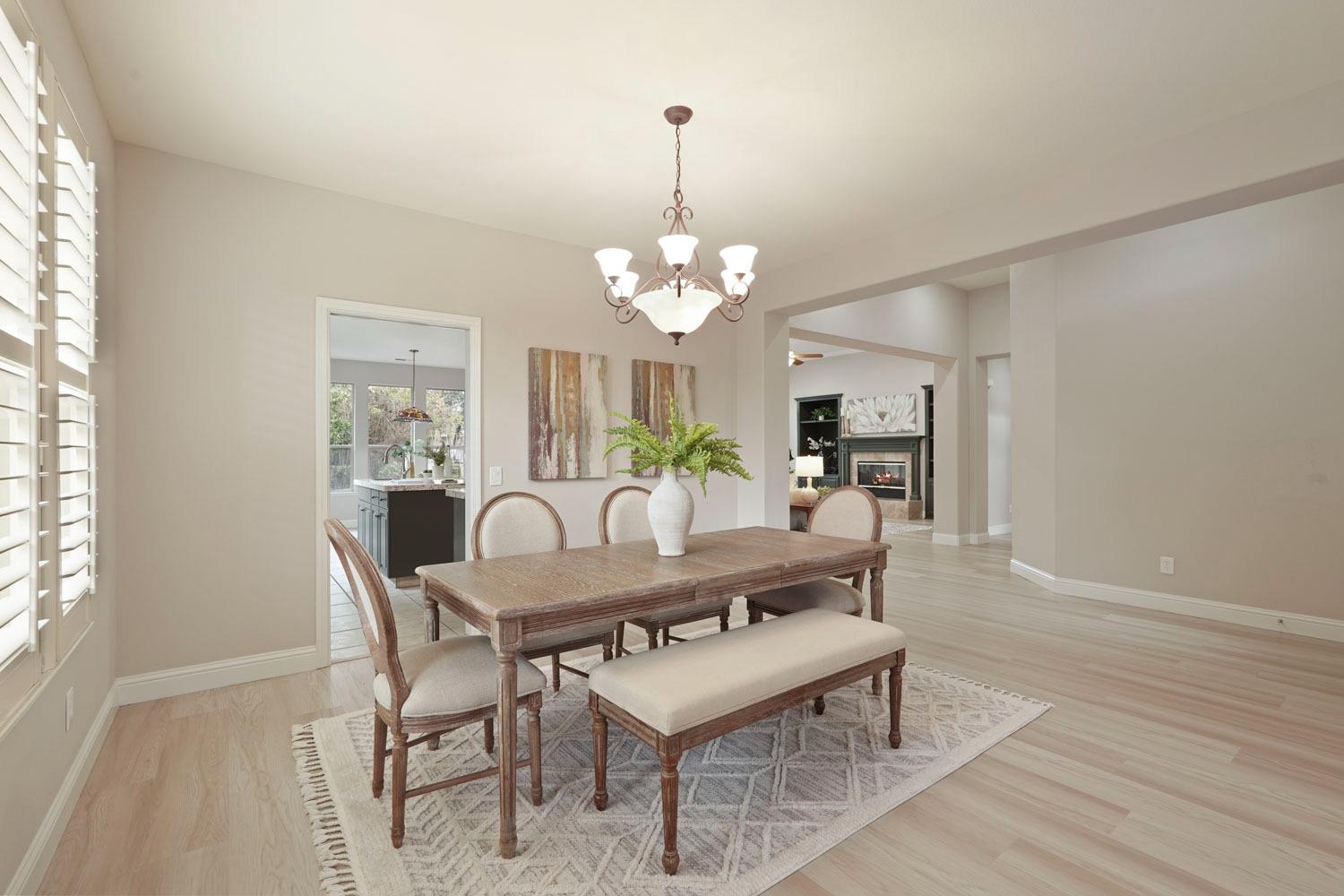 Detail Gallery Image 4 of 60 For 5062 Spanish Bay Cir, Stockton,  CA 95219 - 4 Beds | 2/1 Baths
