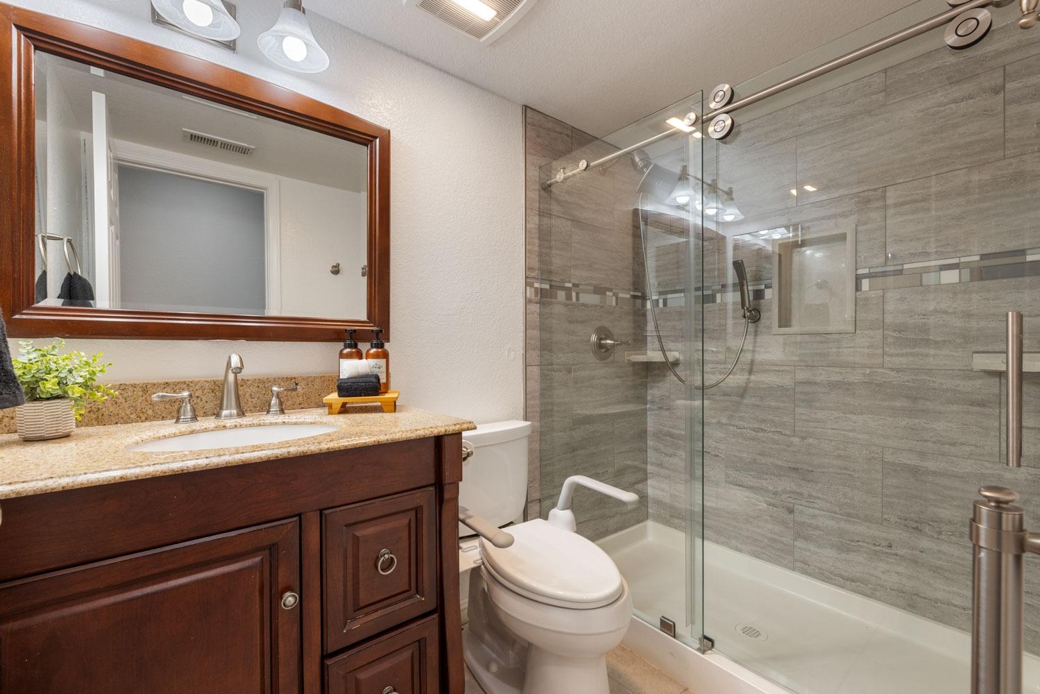 Detail Gallery Image 28 of 52 For 1945 Harvest Landing Ct, Tracy,  CA 95376 - 5 Beds | 3 Baths