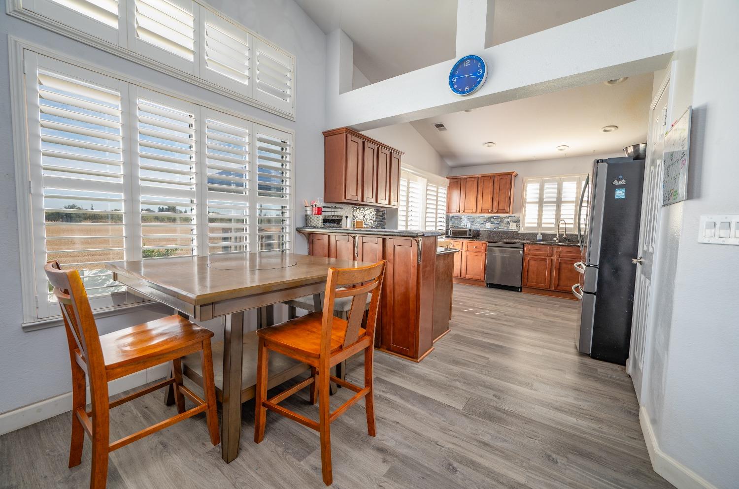 Detail Gallery Image 12 of 40 For 1178 Cherry Oak Ln, Manteca,  CA 95336 - 3 Beds | 2/1 Baths