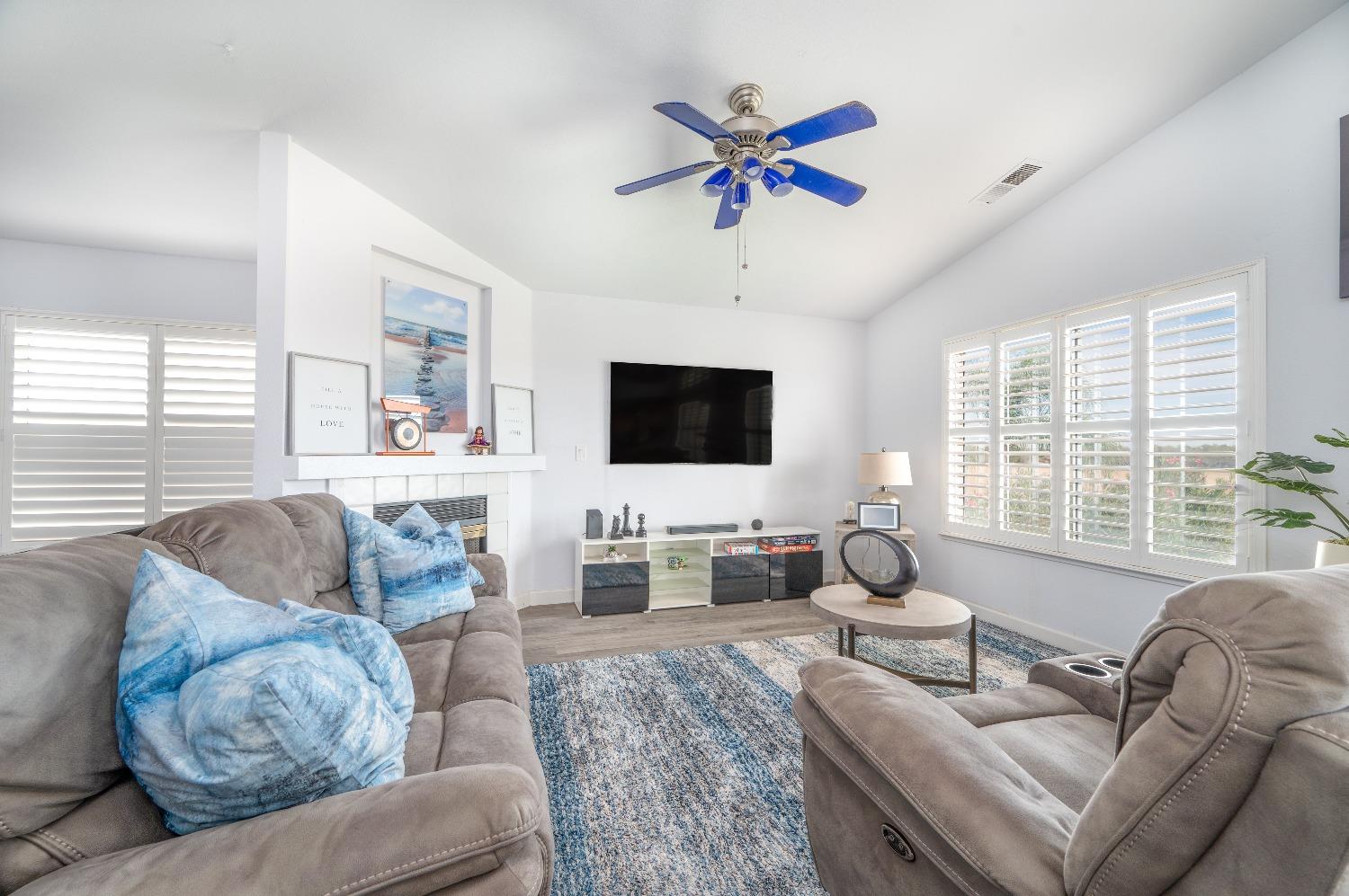 Detail Gallery Image 11 of 40 For 1178 Cherry Oak Ln, Manteca,  CA 95336 - 3 Beds | 2/1 Baths
