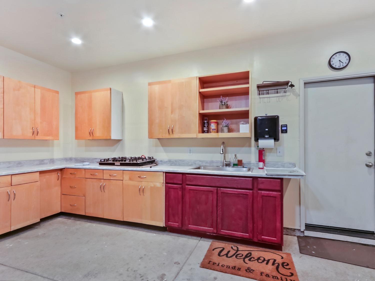 Hazelton Way, Sacramento, California image 40