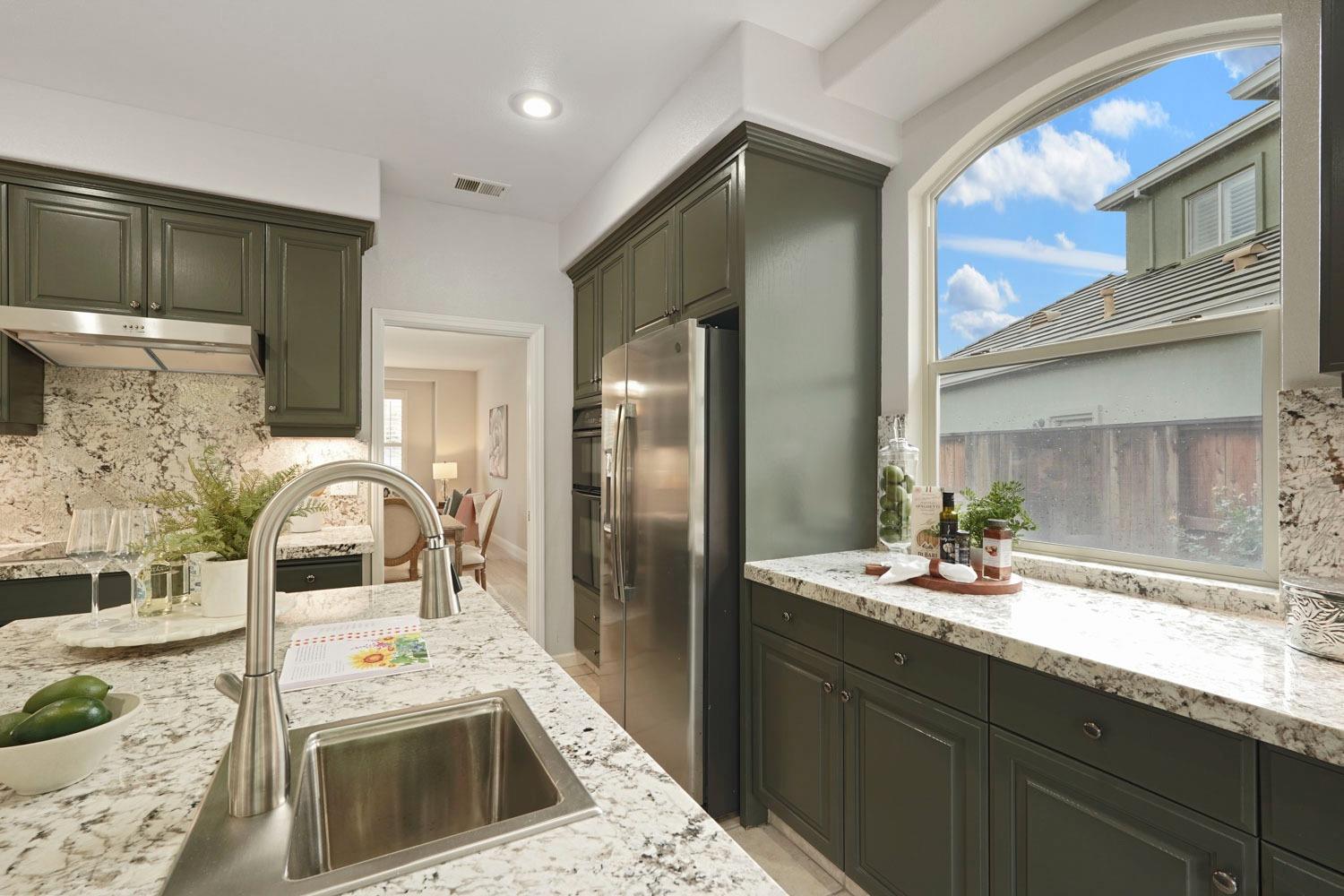 Detail Gallery Image 15 of 60 For 5062 Spanish Bay Cir, Stockton,  CA 95219 - 4 Beds | 2/1 Baths