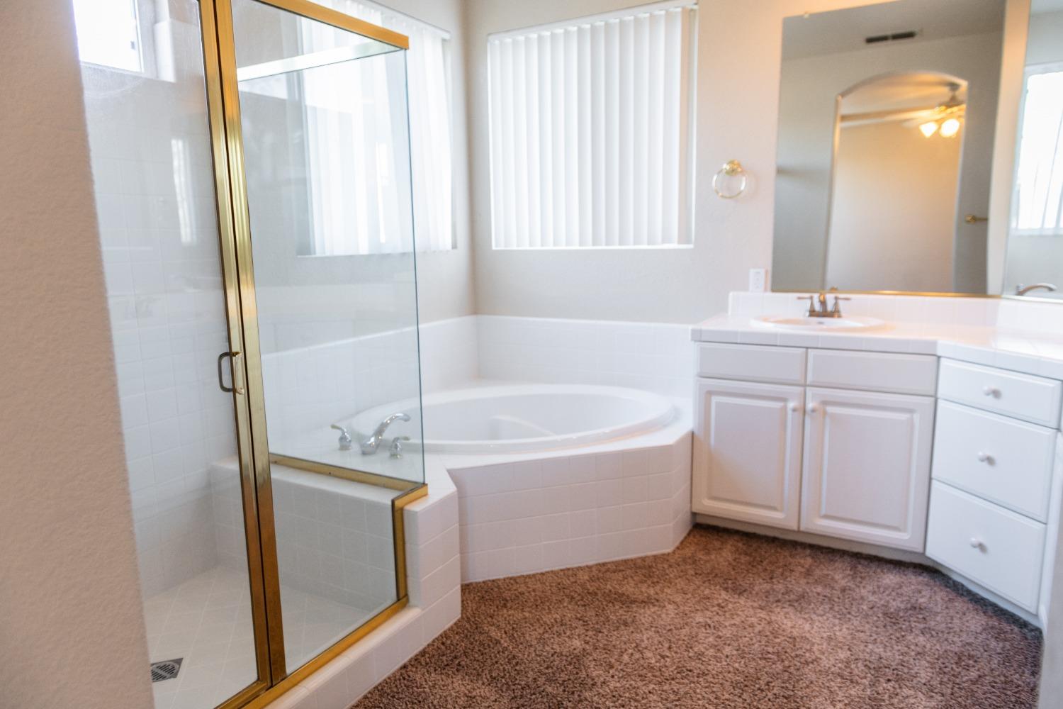 Detail Gallery Image 37 of 48 For 12077 Gold Pointe Ln, Gold River,  CA 95670 - 4 Beds | 3 Baths