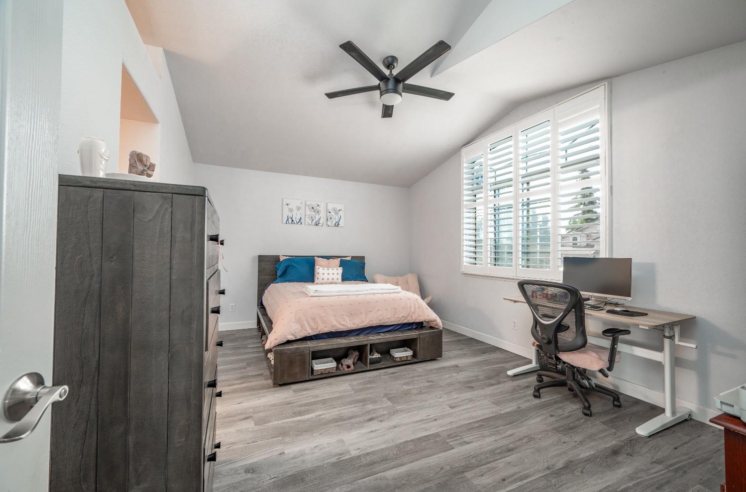 Detail Gallery Image 16 of 40 For 1178 Cherry Oak Ln, Manteca,  CA 95336 - 3 Beds | 2/1 Baths