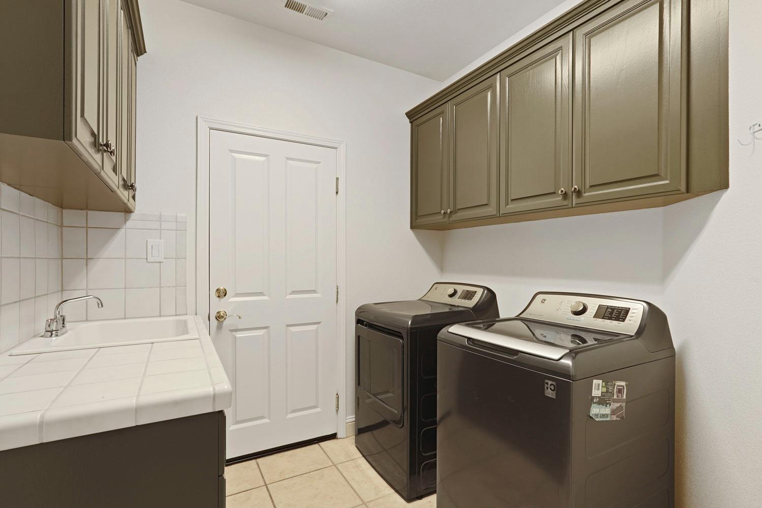 Detail Gallery Image 24 of 60 For 5062 Spanish Bay Cir, Stockton,  CA 95219 - 4 Beds | 2/1 Baths