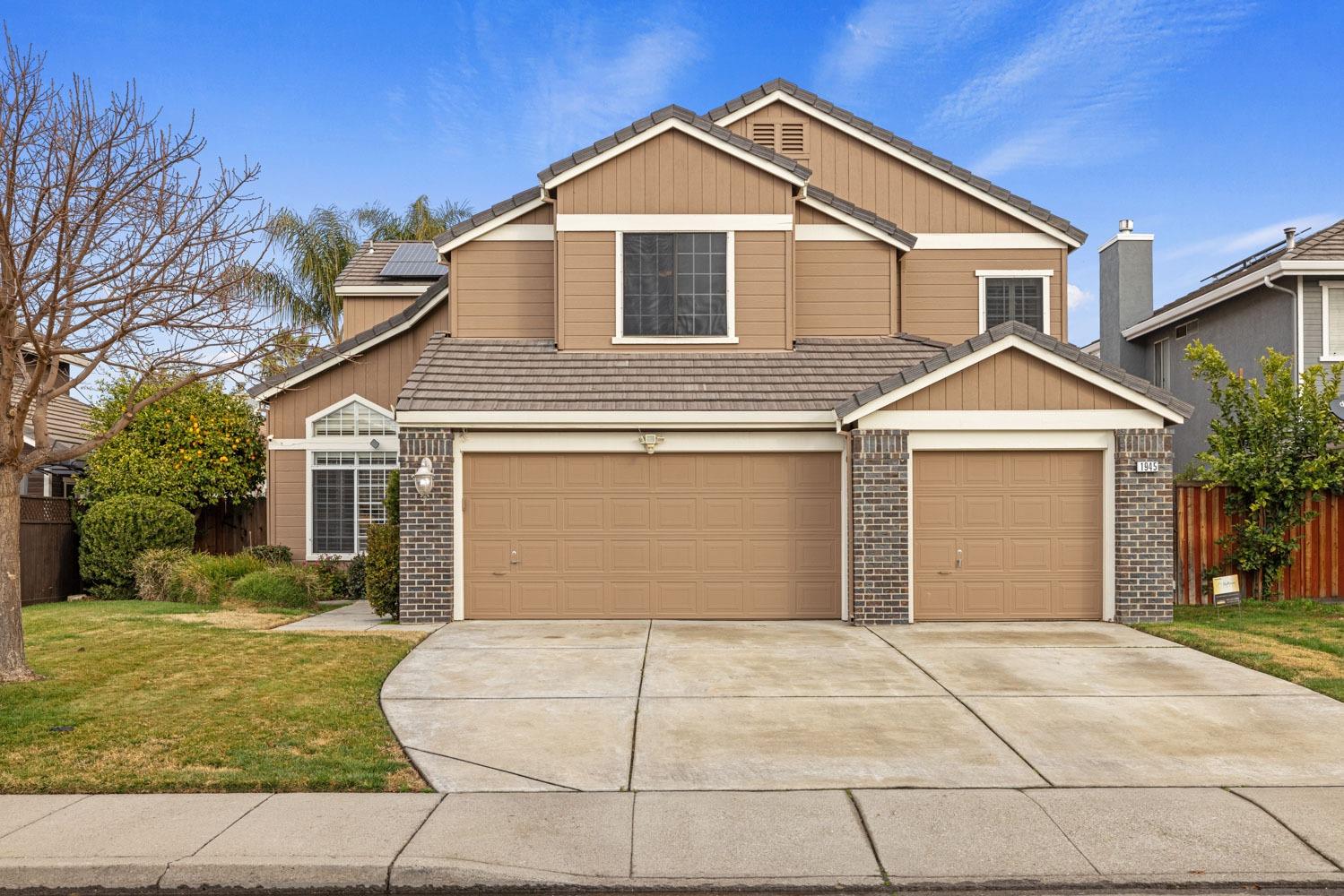 Detail Gallery Image 2 of 52 For 1945 Harvest Landing Ct, Tracy,  CA 95376 - 5 Beds | 3 Baths