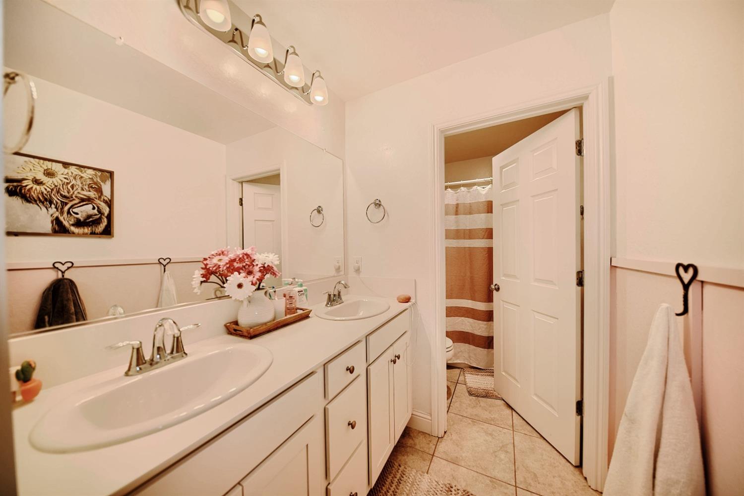 Detail Gallery Image 46 of 97 For 2045 Edwards St, Los Banos,  CA 93635 - 5 Beds | 3/1 Baths