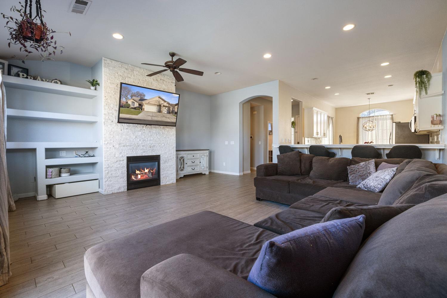 Detail Gallery Image 20 of 36 For 2189 Breiens Way, Stockton,  CA 95209 - 3 Beds | 2 Baths