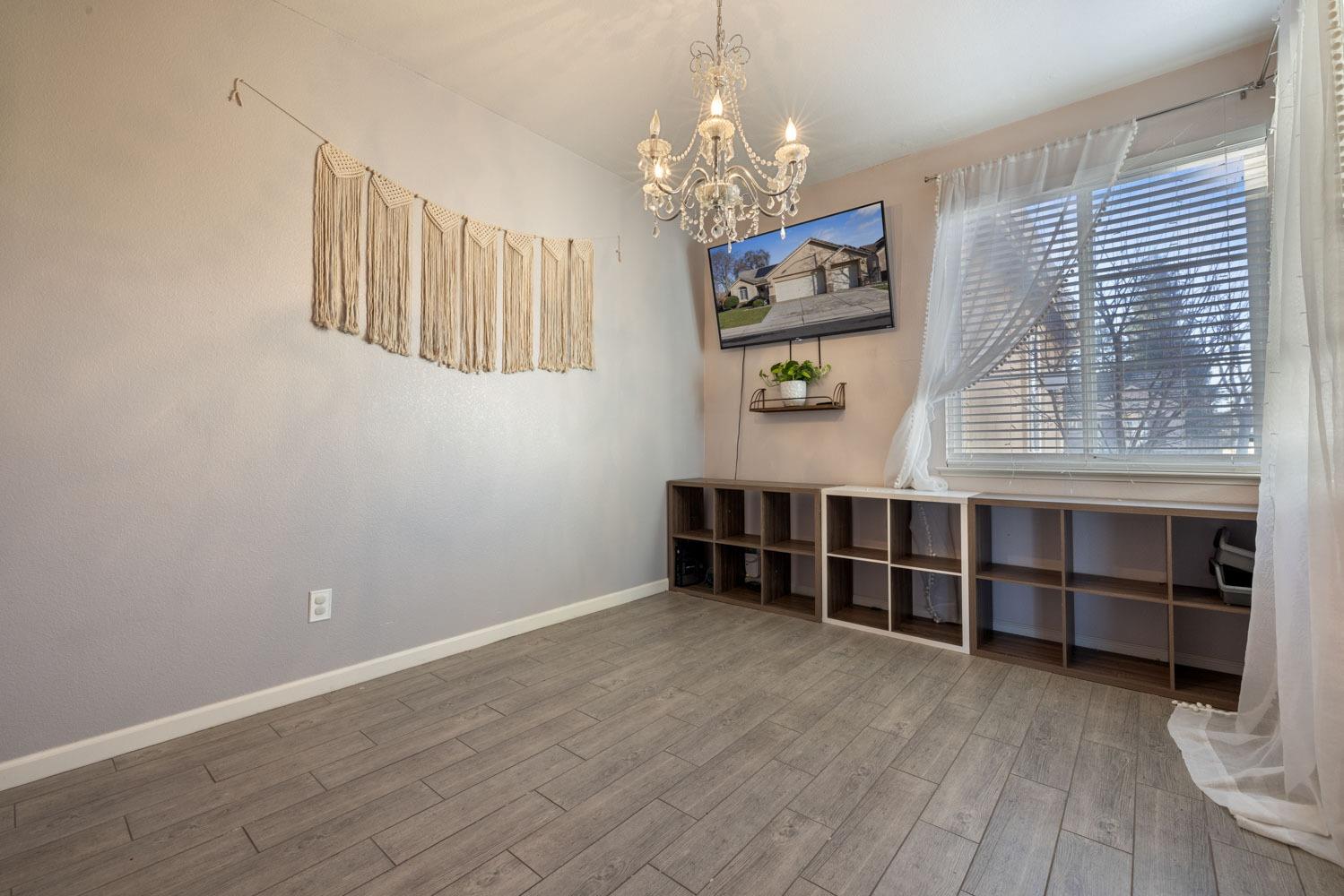 Detail Gallery Image 8 of 36 For 2189 Breiens Way, Stockton,  CA 95209 - 3 Beds | 2 Baths