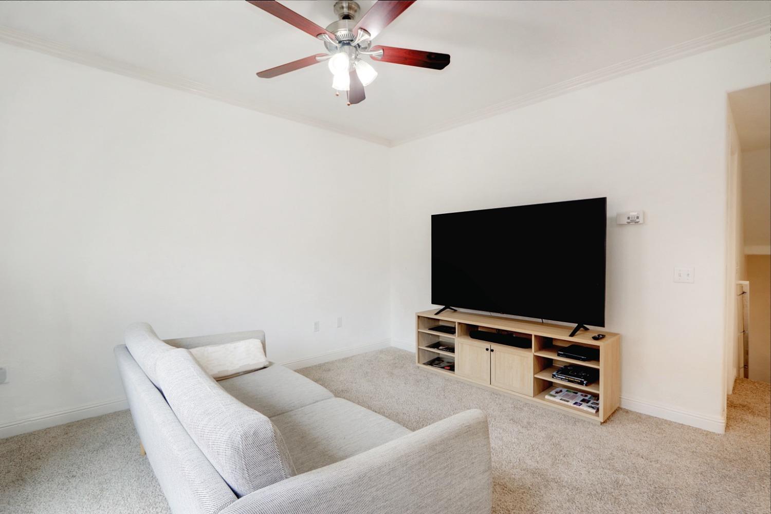 Photo #13: 225014204 Listing: Photo #13
