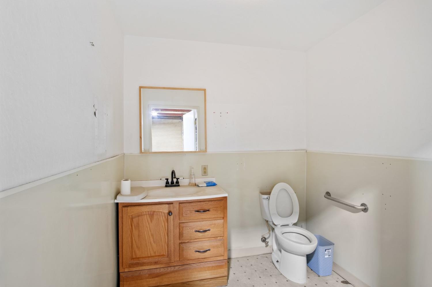 Detail Gallery Image 16 of 29 For 460 Airpark, Atwater,  CA 95301 - – Beds | – Baths