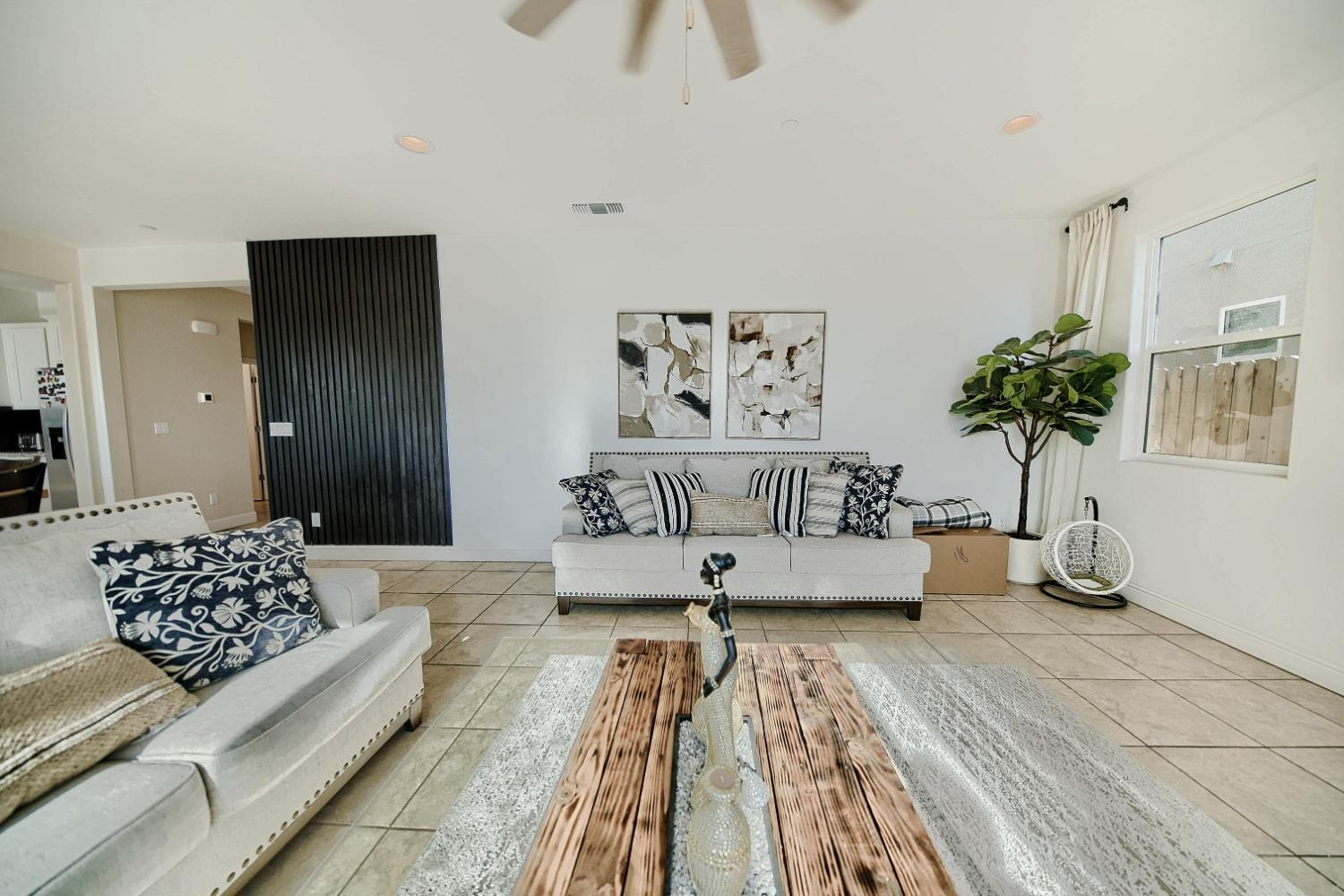 Detail Gallery Image 39 of 97 For 2045 Edwards St, Los Banos,  CA 93635 - 5 Beds | 3/1 Baths