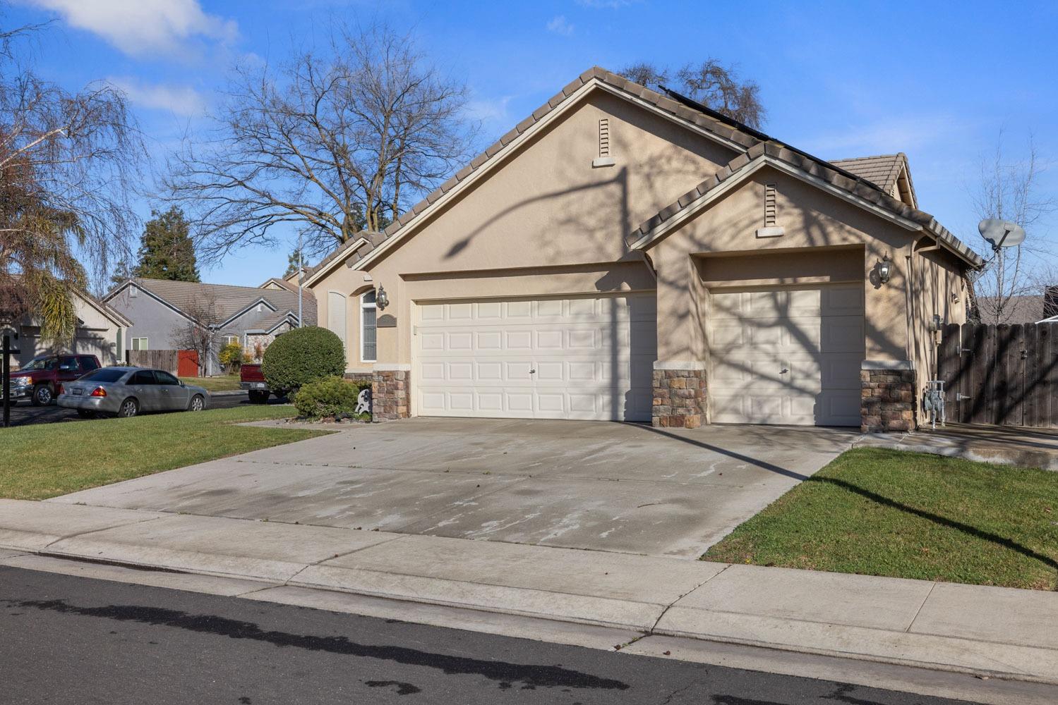 Detail Gallery Image 4 of 36 For 2189 Breiens Way, Stockton,  CA 95209 - 3 Beds | 2 Baths