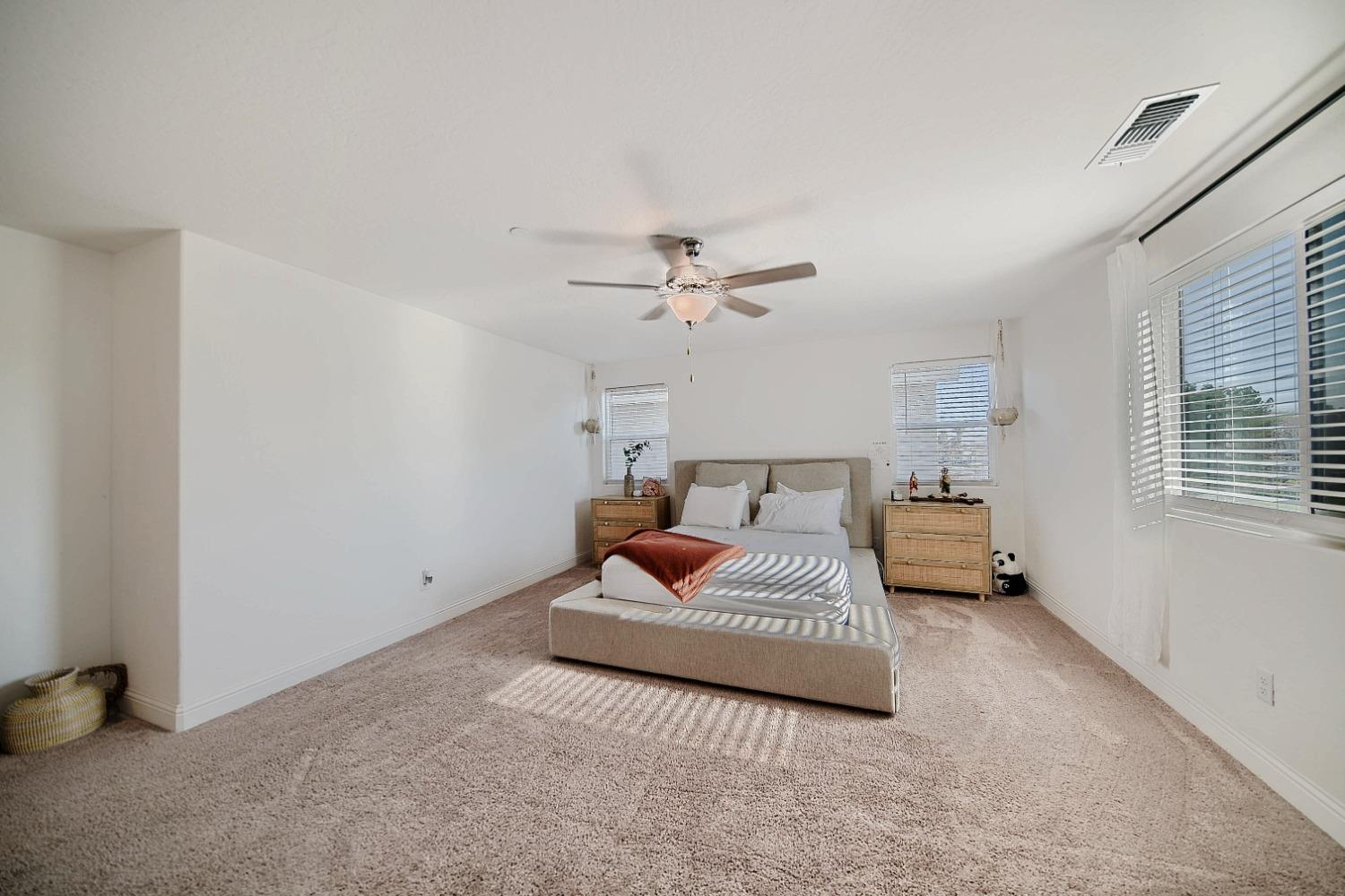 Detail Gallery Image 76 of 97 For 2045 Edwards St, Los Banos,  CA 93635 - 5 Beds | 3/1 Baths