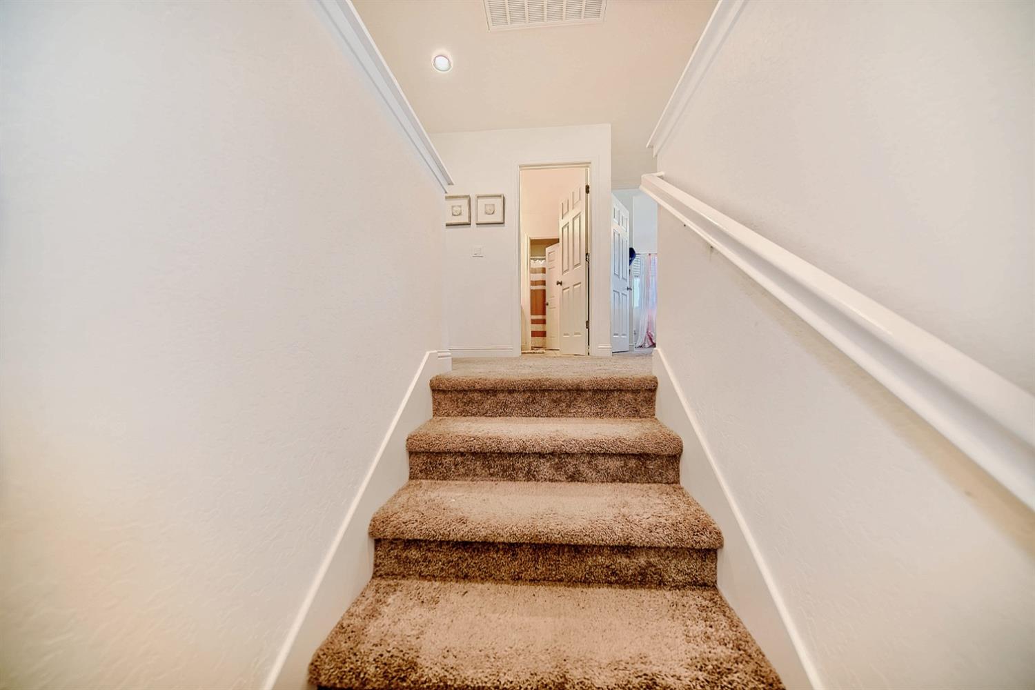 Detail Gallery Image 44 of 97 For 2045 Edwards St, Los Banos,  CA 93635 - 5 Beds | 3/1 Baths