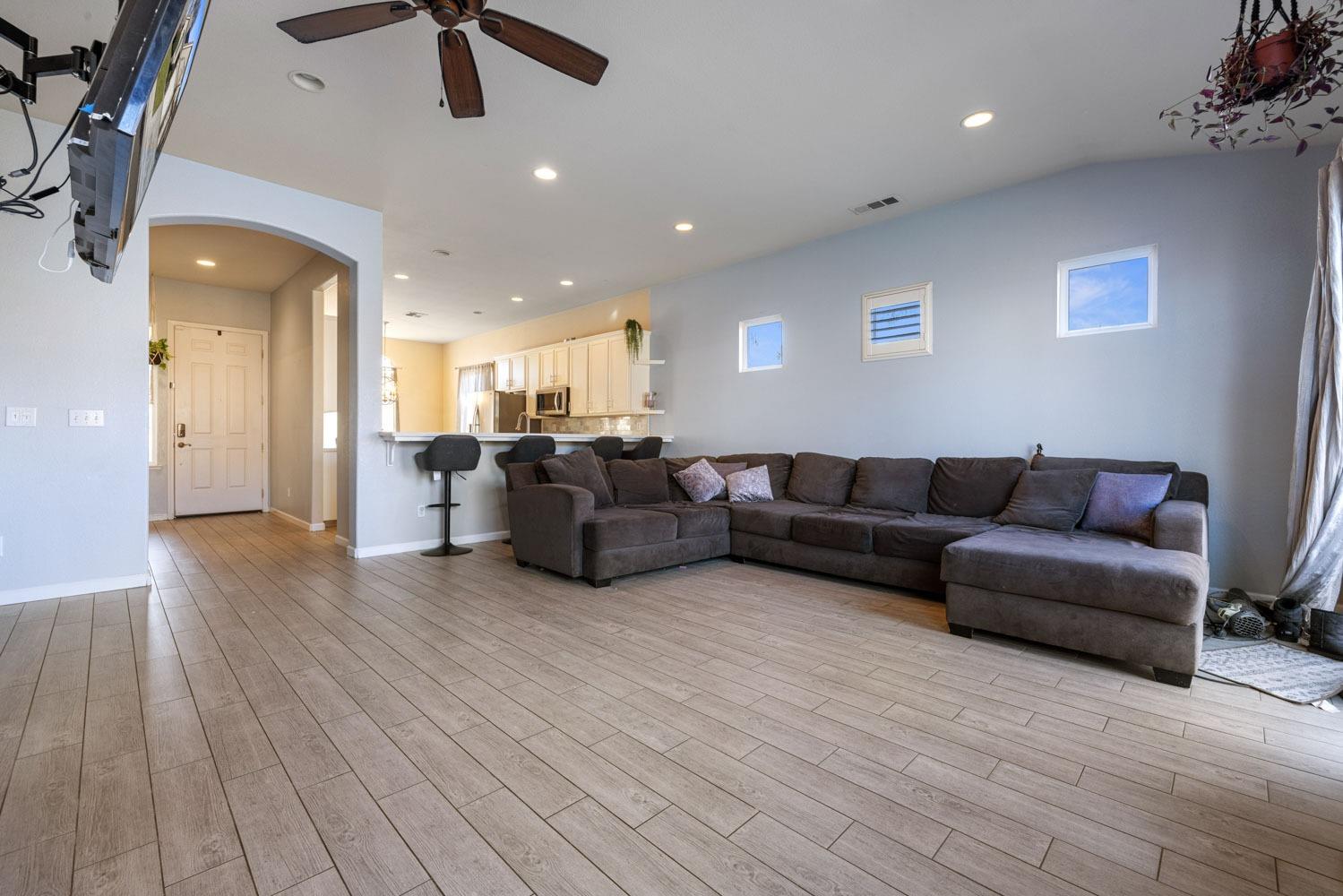 Detail Gallery Image 19 of 36 For 2189 Breiens Way, Stockton,  CA 95209 - 3 Beds | 2 Baths