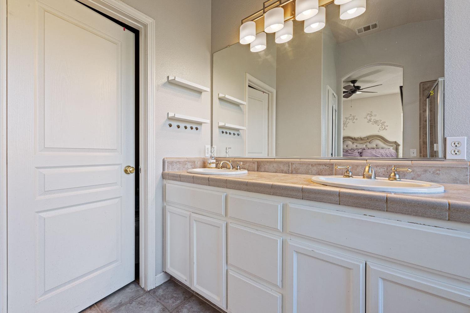 Detail Gallery Image 31 of 36 For 2189 Breiens Way, Stockton,  CA 95209 - 3 Beds | 2 Baths