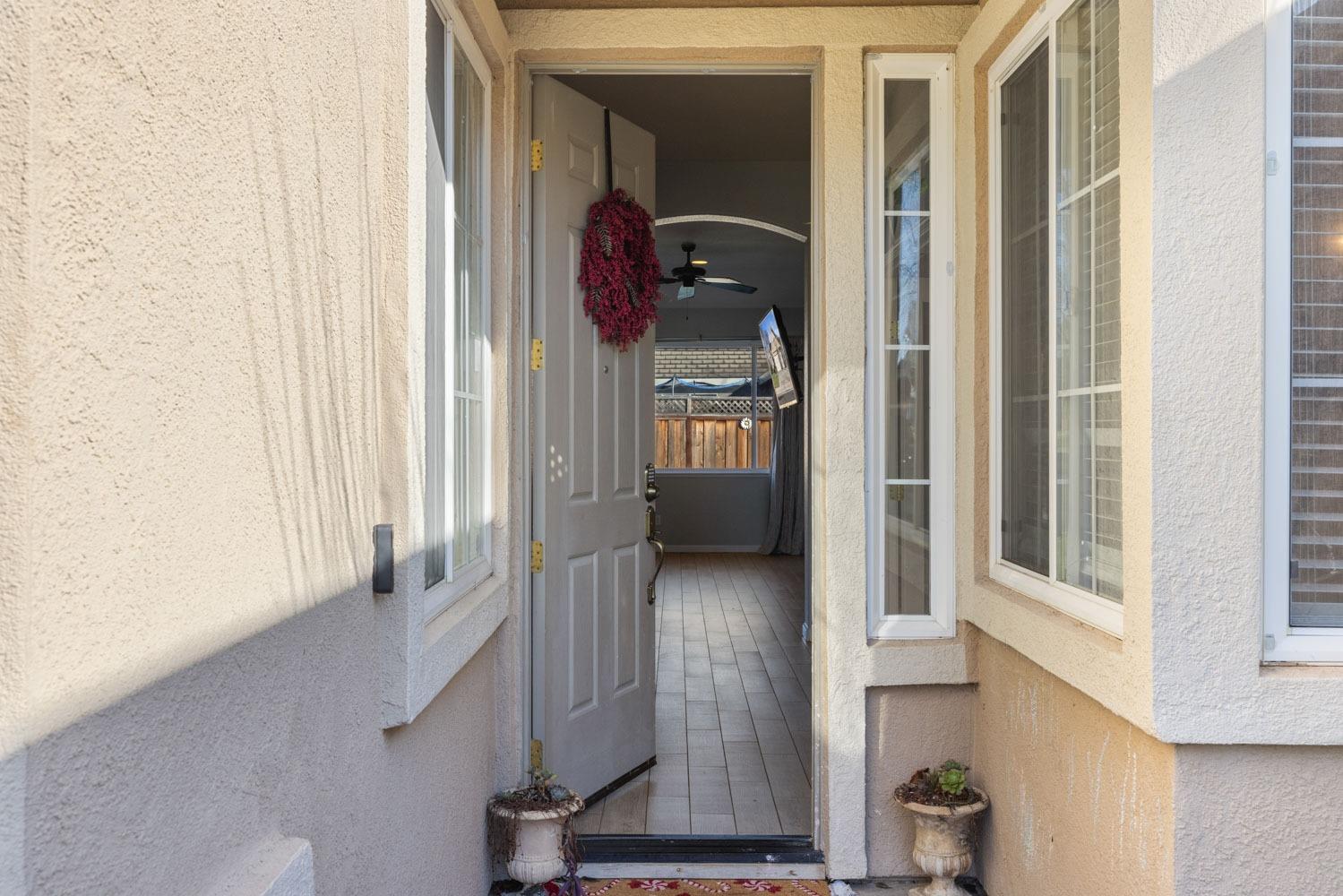 Detail Gallery Image 5 of 36 For 2189 Breiens Way, Stockton,  CA 95209 - 3 Beds | 2 Baths