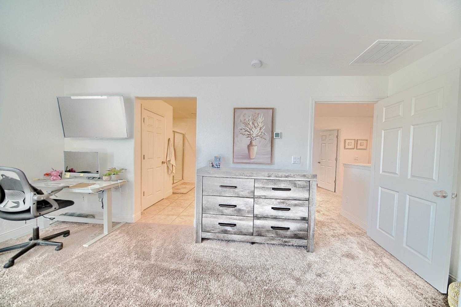 Detail Gallery Image 80 of 97 For 2045 Edwards St, Los Banos,  CA 93635 - 5 Beds | 3/1 Baths