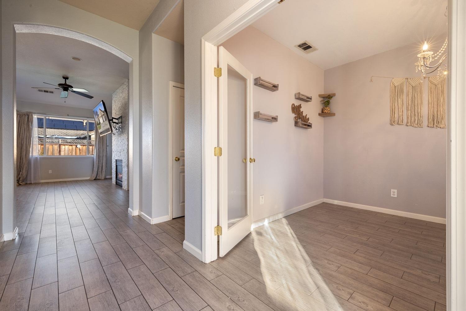 Detail Gallery Image 7 of 36 For 2189 Breiens Way, Stockton,  CA 95209 - 3 Beds | 2 Baths