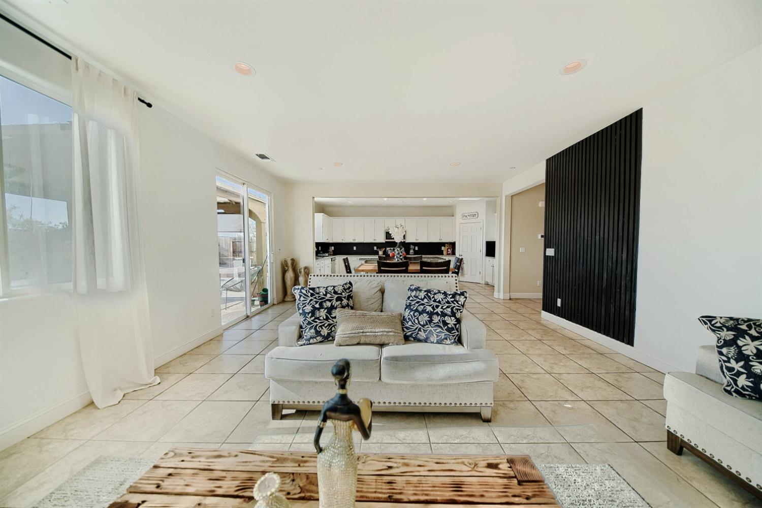 Detail Gallery Image 38 of 97 For 2045 Edwards St, Los Banos,  CA 93635 - 5 Beds | 3/1 Baths