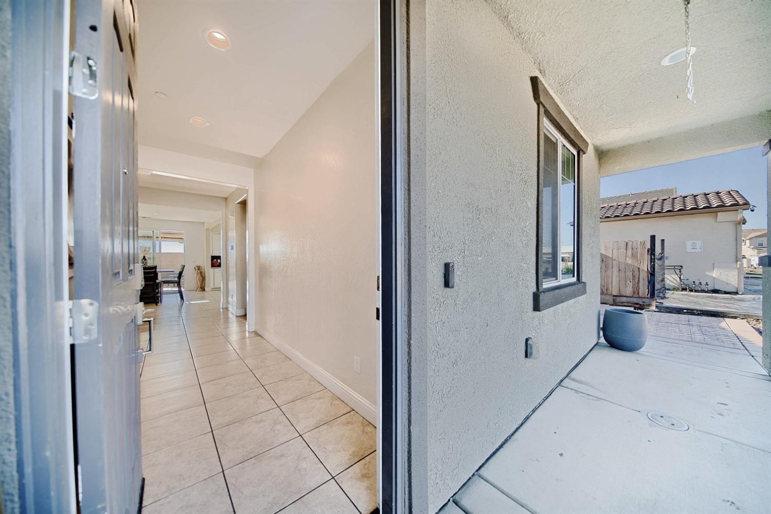 Detail Gallery Image 4 of 97 For 2045 Edwards St, Los Banos,  CA 93635 - 5 Beds | 3/1 Baths