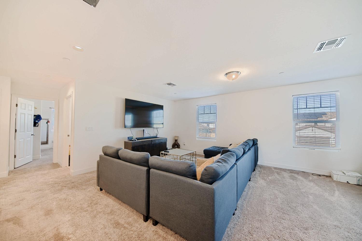 Detail Gallery Image 68 of 97 For 2045 Edwards St, Los Banos,  CA 93635 - 5 Beds | 3/1 Baths