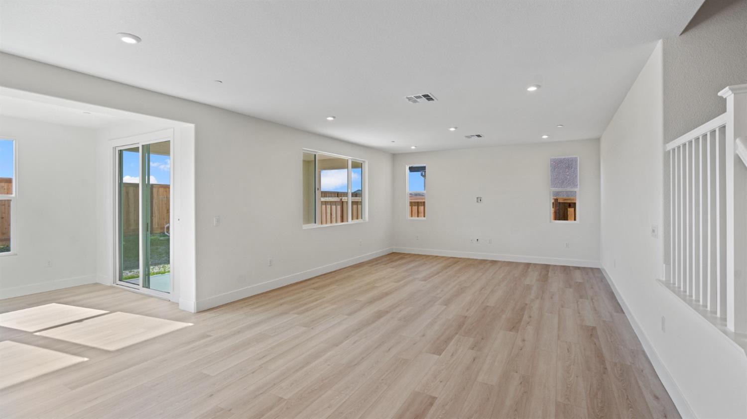 Detail Gallery Image 13 of 54 For 2644 Wisteria Dr, Lodi,  CA 95242 - 5 Beds | 3 Baths