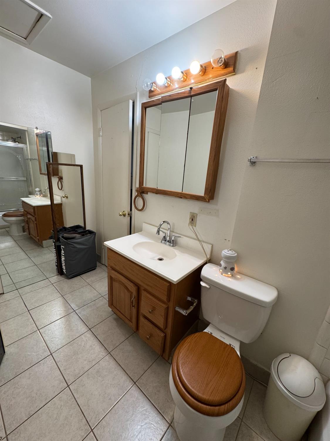 Detail Gallery Image 9 of 12 For 2221 S Ophir St, Stockton,  CA 95205 - 2 Beds | 1 Baths