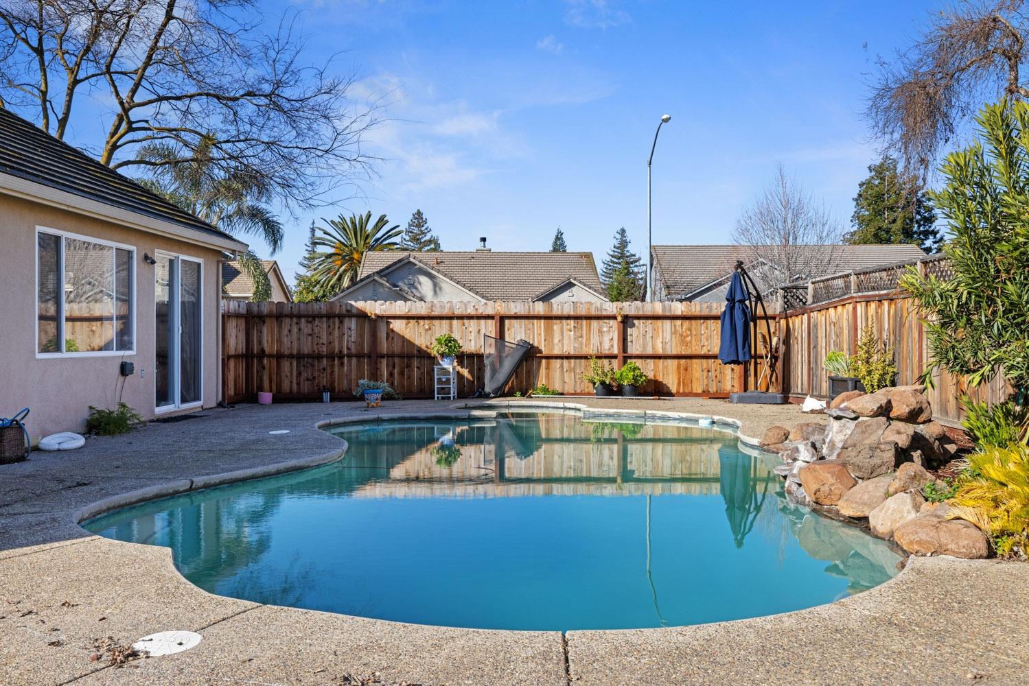 Detail Gallery Image 35 of 36 For 2189 Breiens Way, Stockton,  CA 95209 - 3 Beds | 2 Baths