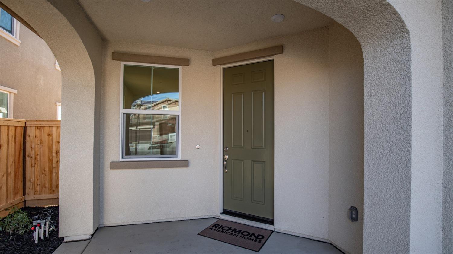 Detail Gallery Image 5 of 54 For 2644 Wisteria Dr, Lodi,  CA 95242 - 5 Beds | 3 Baths