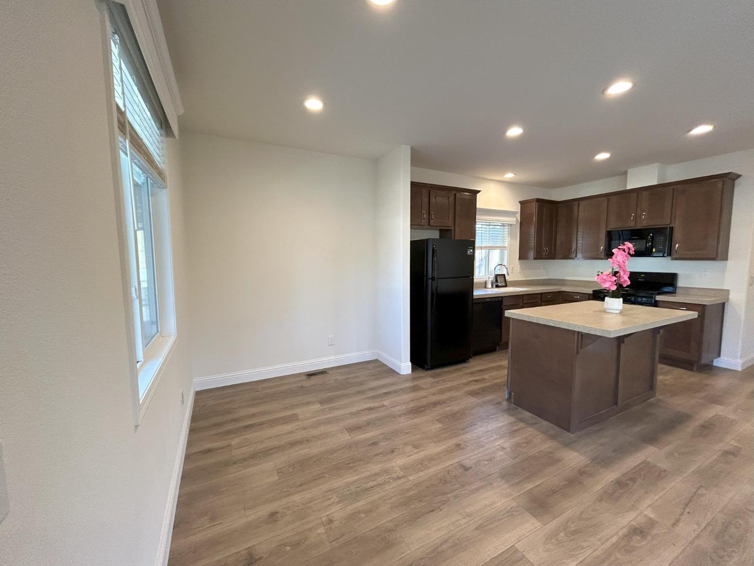 Detail Gallery Image 14 of 44 For 3740 Blackwood 61, South Lake Tahoe,  CA 96150 - 3 Beds | 2 Baths