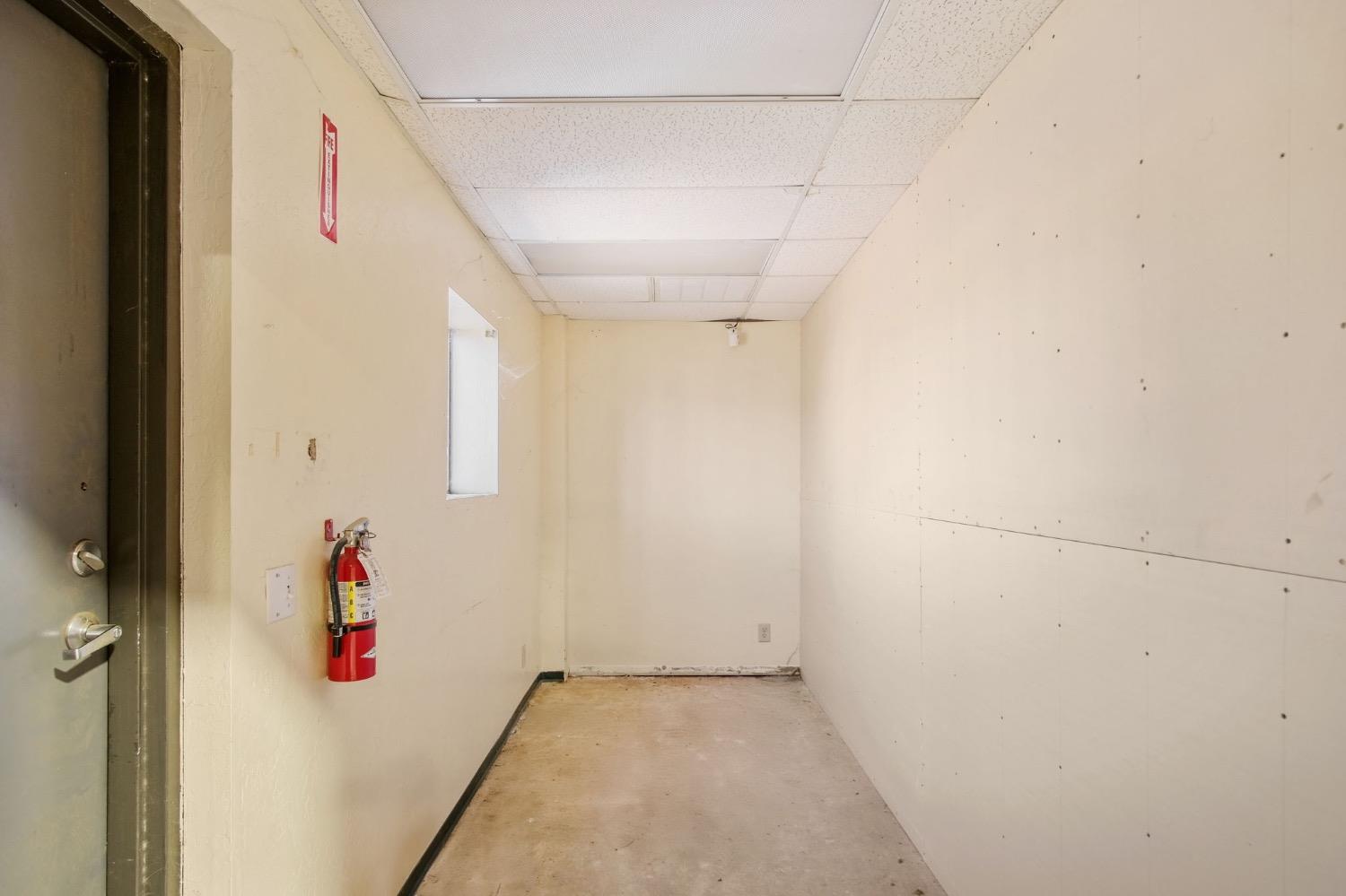 Detail Gallery Image 18 of 29 For 460 Airpark, Atwater,  CA 95301 - – Beds | – Baths