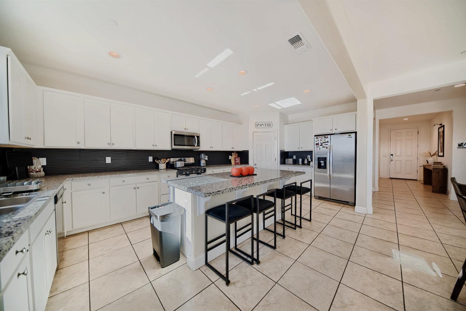 Detail Gallery Image 24 of 97 For 2045 Edwards St, Los Banos,  CA 93635 - 5 Beds | 3/1 Baths