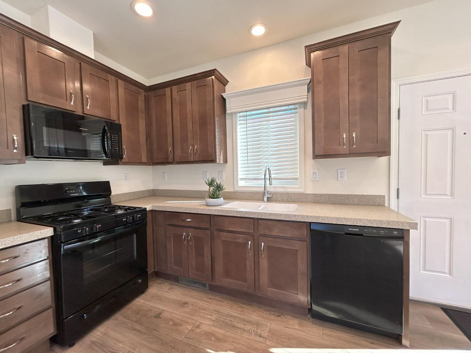 Detail Gallery Image 12 of 39 For 3740 Blackwood 57, South Lake Tahoe,  CA 96150 - 2 Beds | 2 Baths