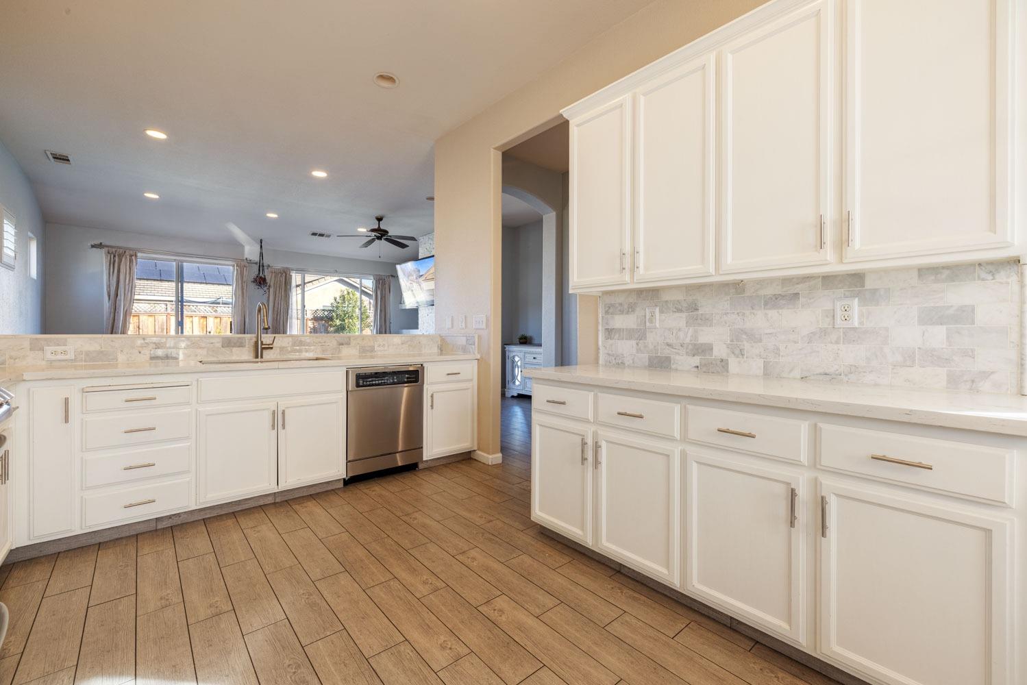 Detail Gallery Image 14 of 36 For 2189 Breiens Way, Stockton,  CA 95209 - 3 Beds | 2 Baths